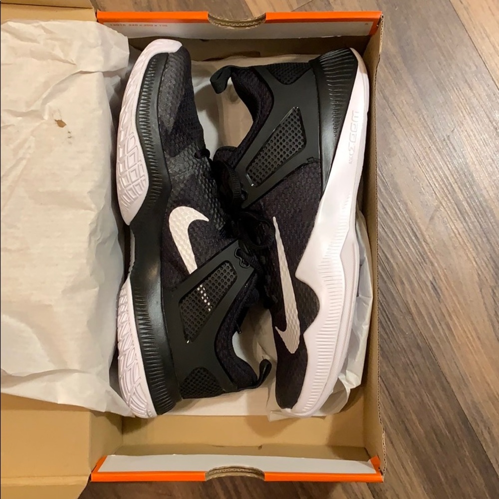MOVING sale !!! Women’s Nike Air Zoom Hyperace NWT